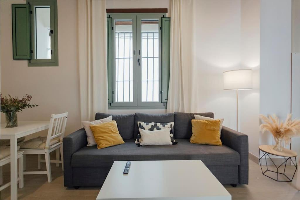 Komodo Gran Poder - Penthouse With Private Pool And Cozy Twin Bedroom Central Apartment Seville Luaran gambar