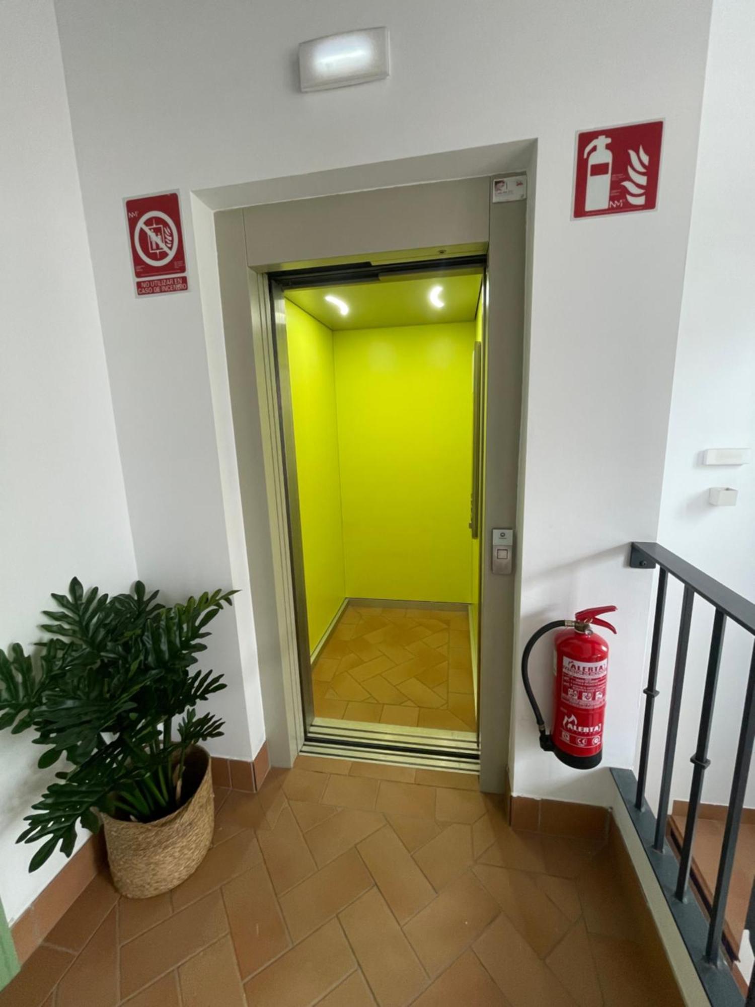 Komodo Gran Poder - Penthouse With Private Pool And Cozy Twin Bedroom Central Apartment Seville Luaran gambar