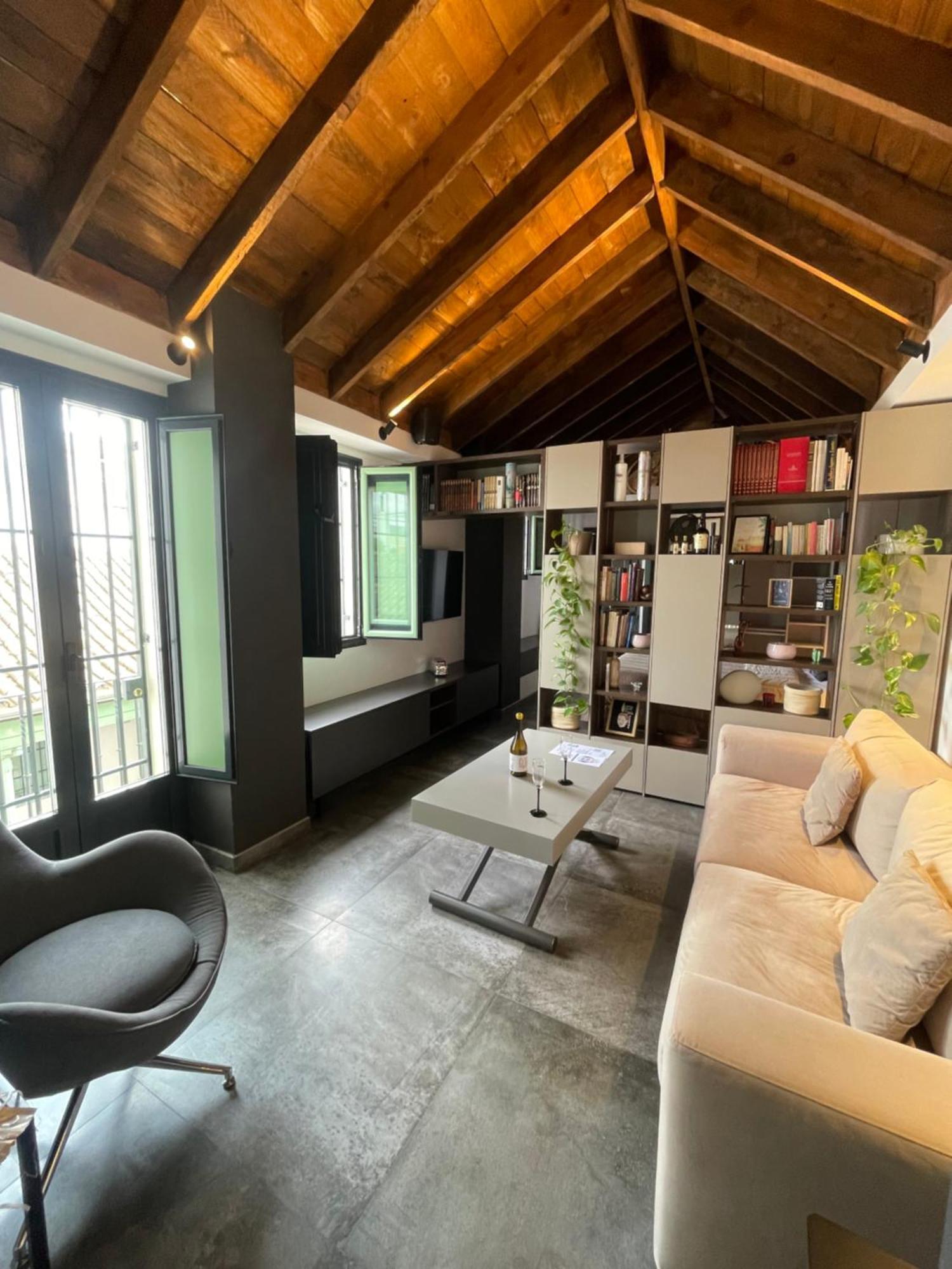 Komodo Gran Poder - Penthouse With Private Pool And Cozy Twin Bedroom Central Apartment Seville Luaran gambar