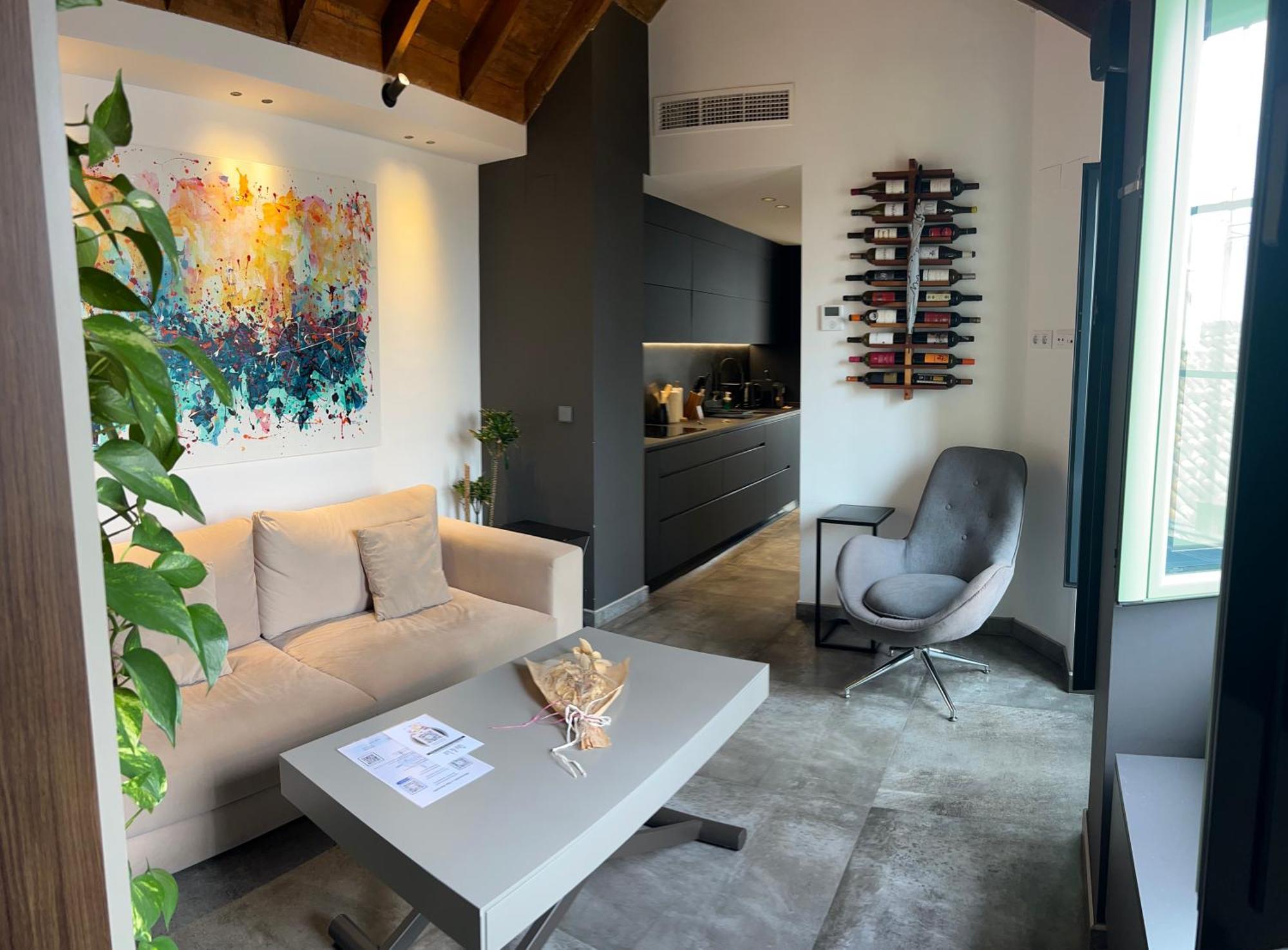 Komodo Gran Poder - Penthouse With Private Pool And Cozy Twin Bedroom Central Apartment Seville Luaran gambar